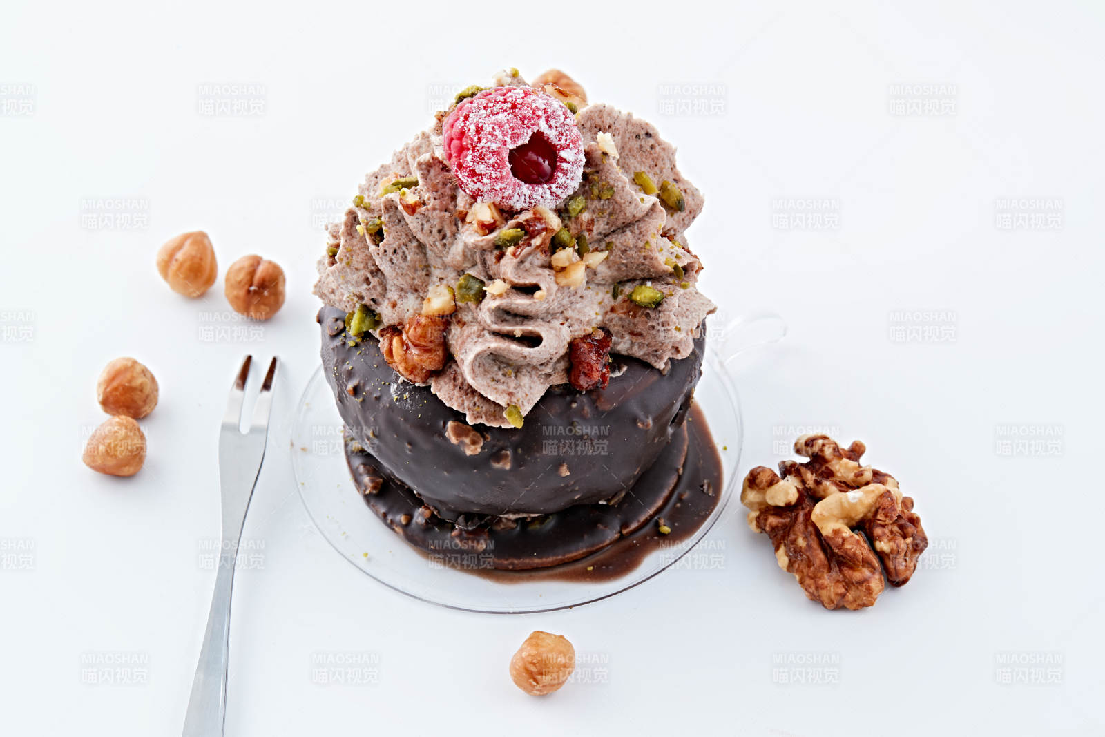 制作精美的法式小甜品蛋糕图片