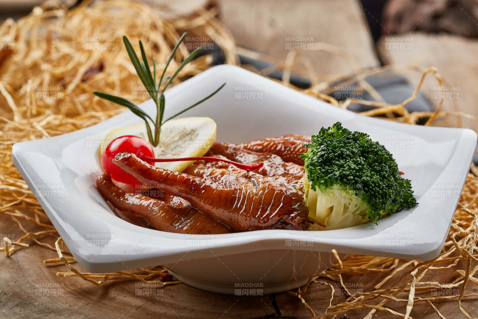 茶餐卤味凤爪图片