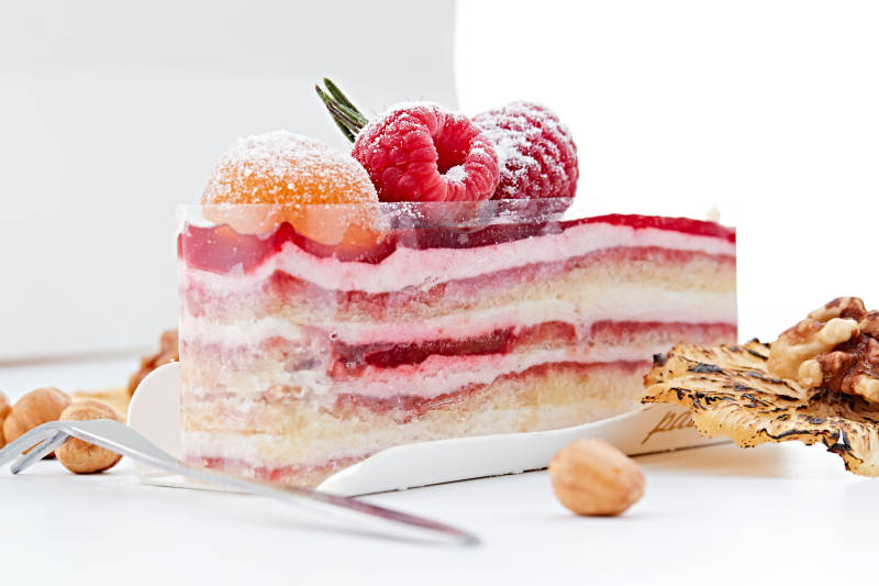 制作精美的法式小甜品蛋糕图片