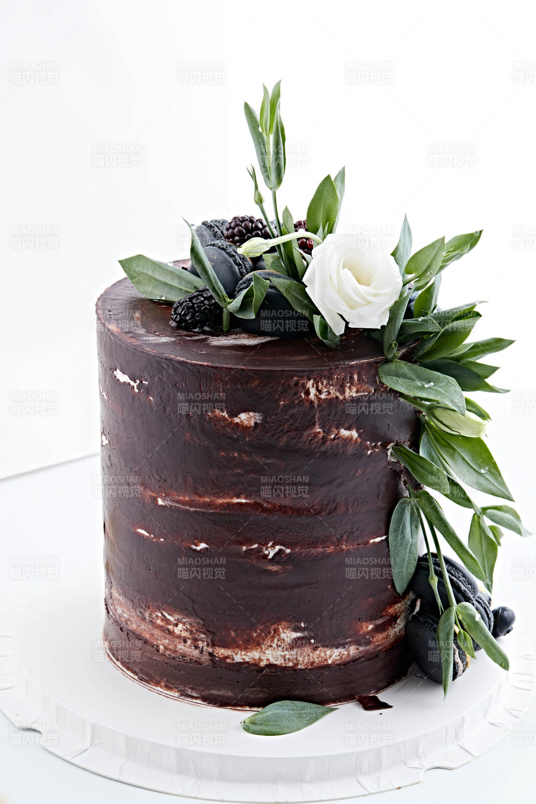 马卡龙浓香巧克力布朗尼鲜奶多层婚礼蛋糕图片