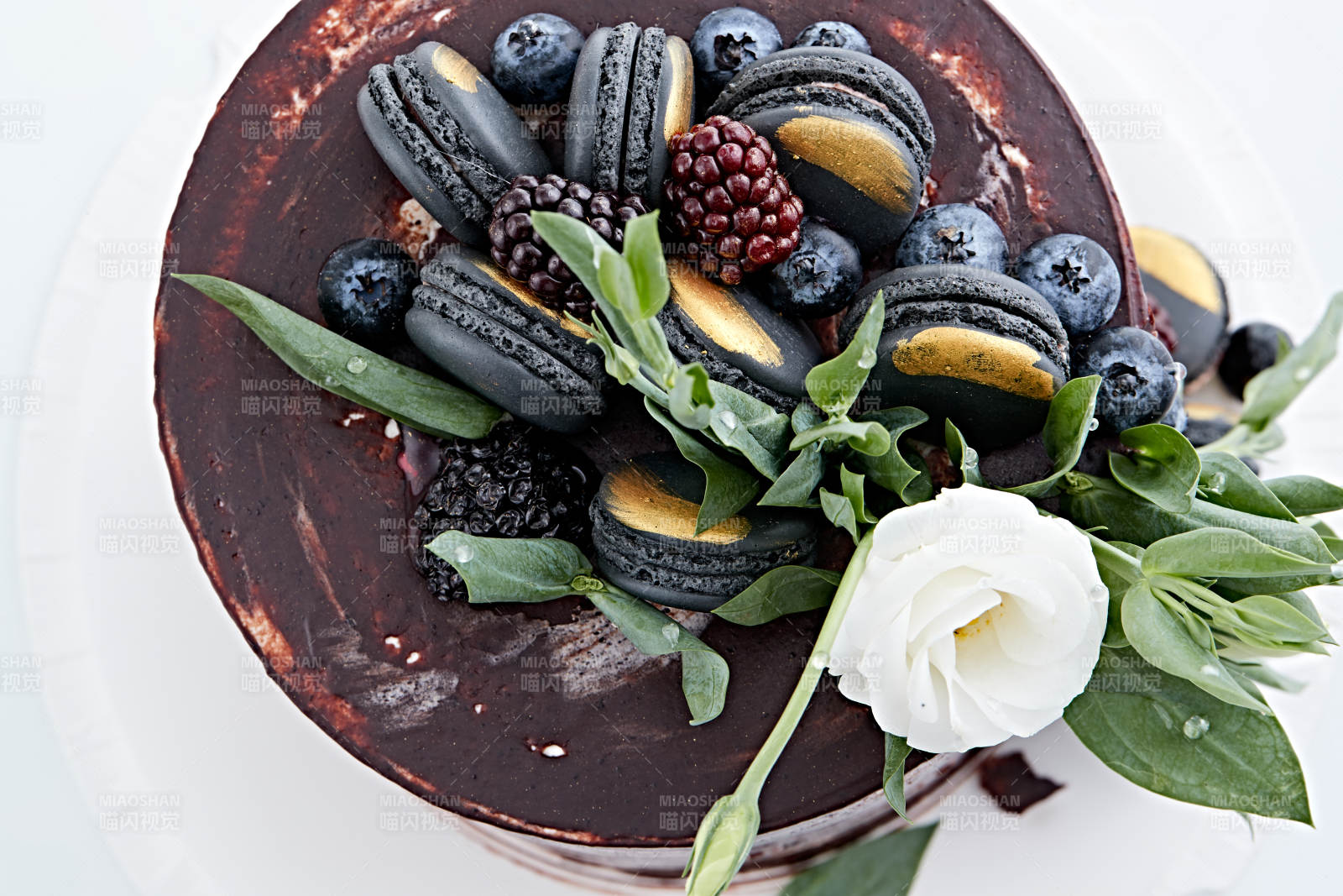 马卡龙浓香巧克力布朗尼鲜奶多层婚礼蛋糕图片