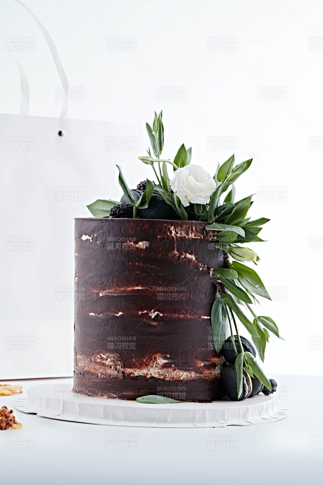 马卡龙浓香巧克力布朗尼鲜奶多层婚礼蛋糕图片