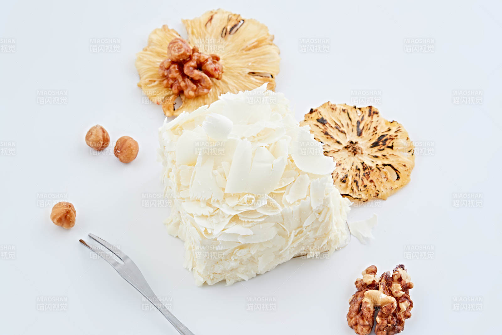 制作精美的法式小甜品蛋糕图片