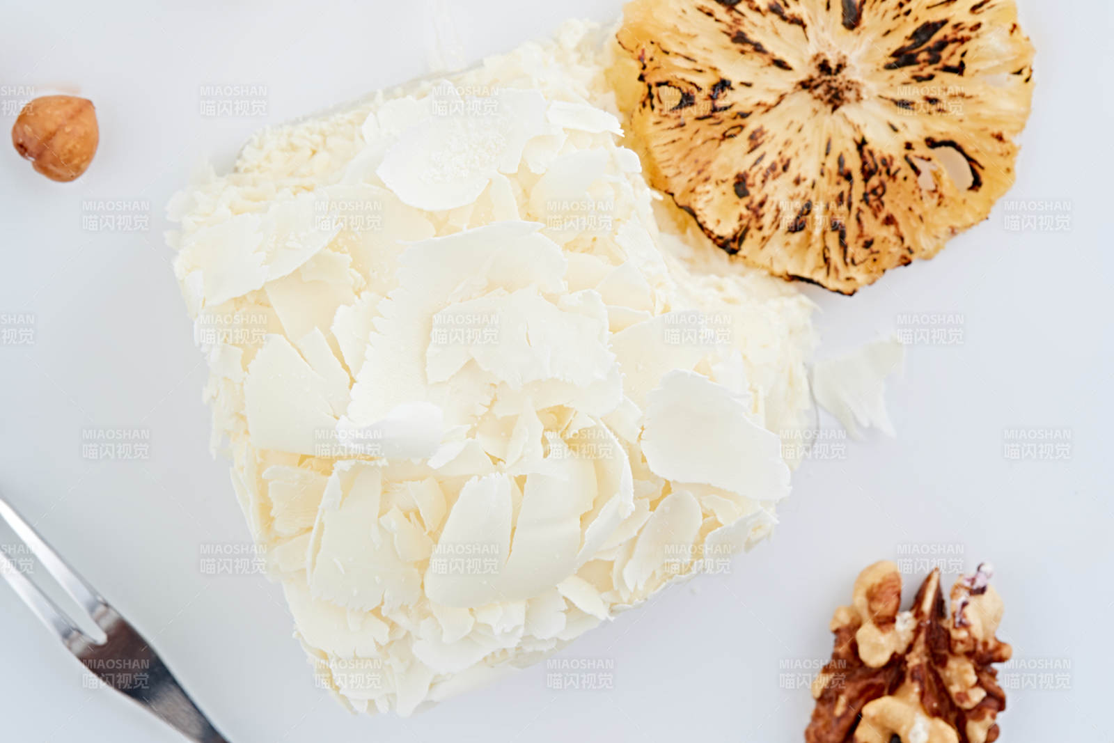 制作精美的法式小甜品蛋糕图片