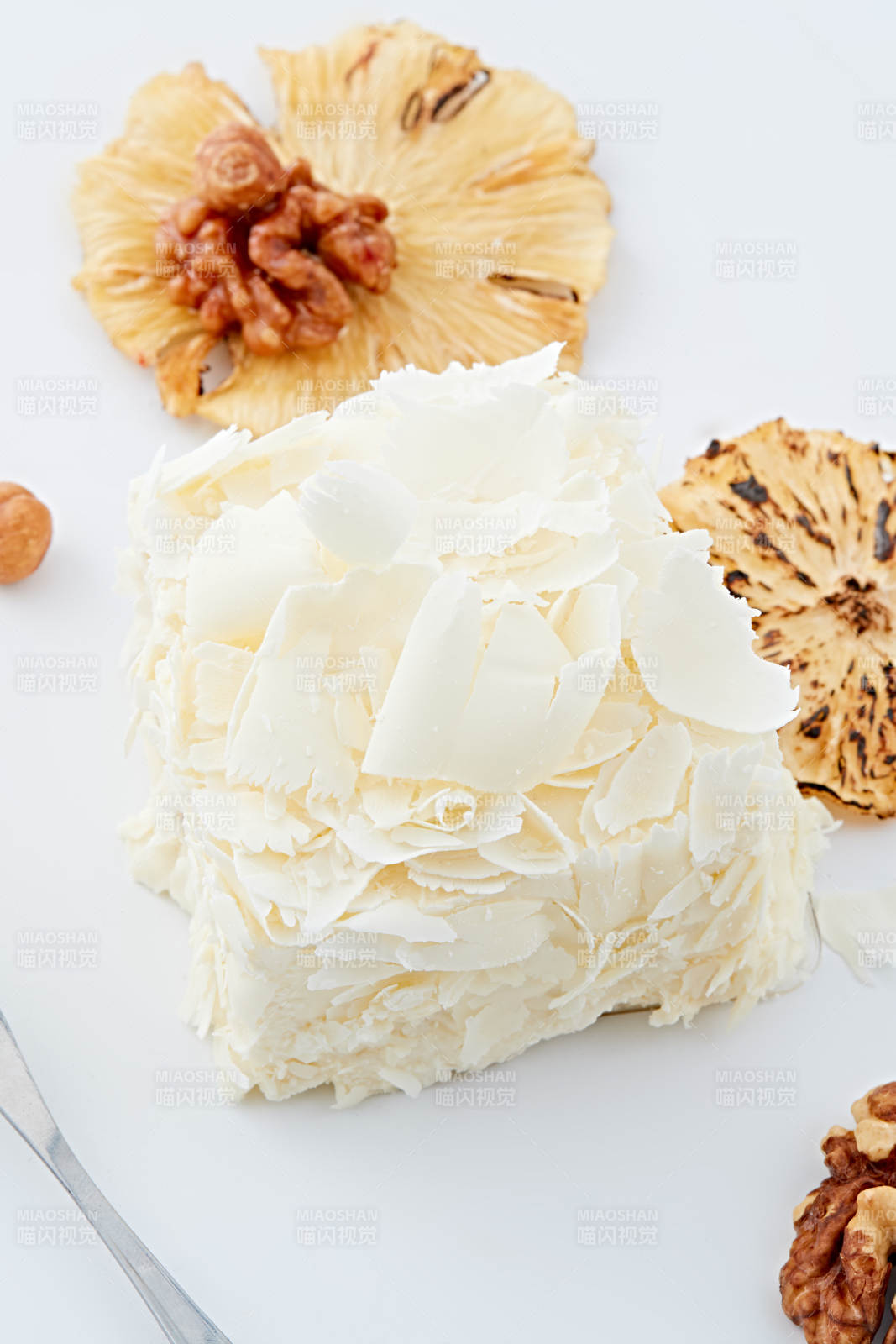 制作精美的法式小甜品蛋糕图片