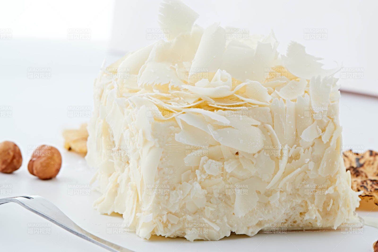 制作精美的法式小甜品蛋糕图片