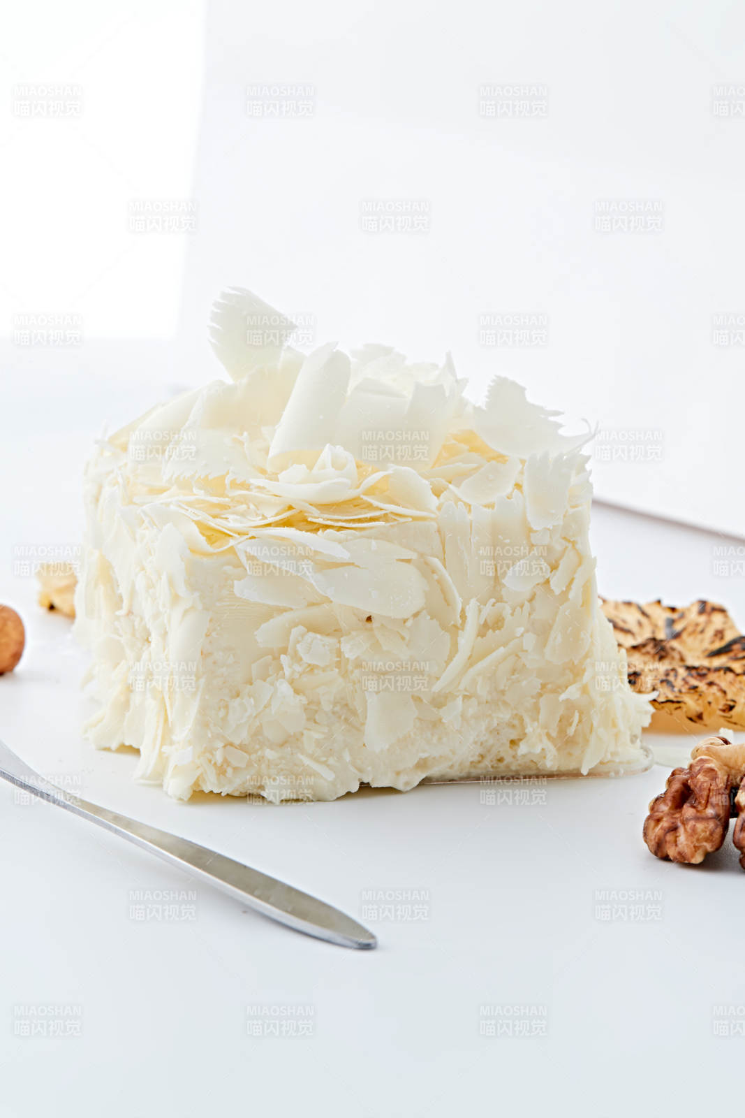 制作精美的法式小甜品蛋糕图片