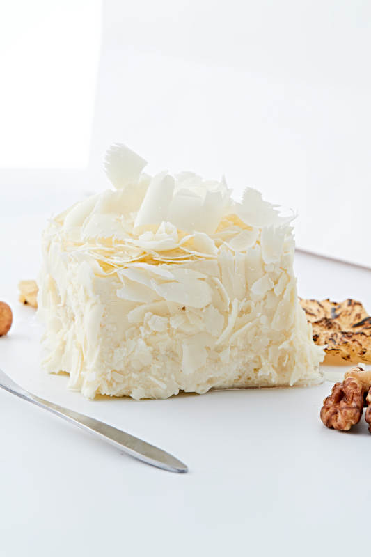 制作精美的法式小甜品蛋糕图片