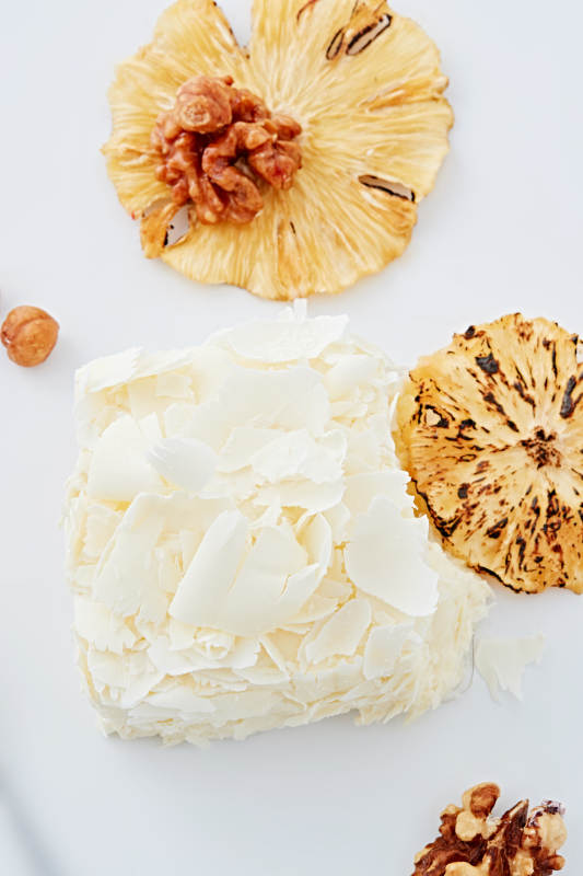 制作精美的法式小甜品蛋糕图片