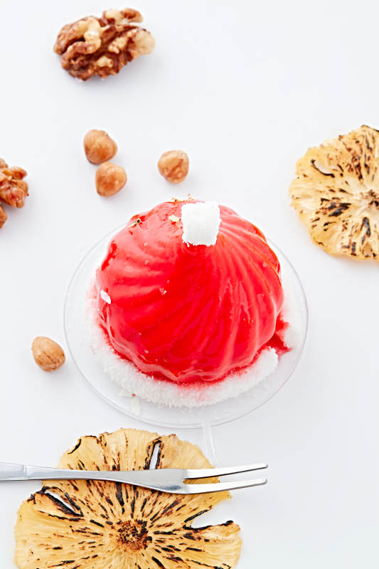 制作精美的法式小甜品蛋糕图片