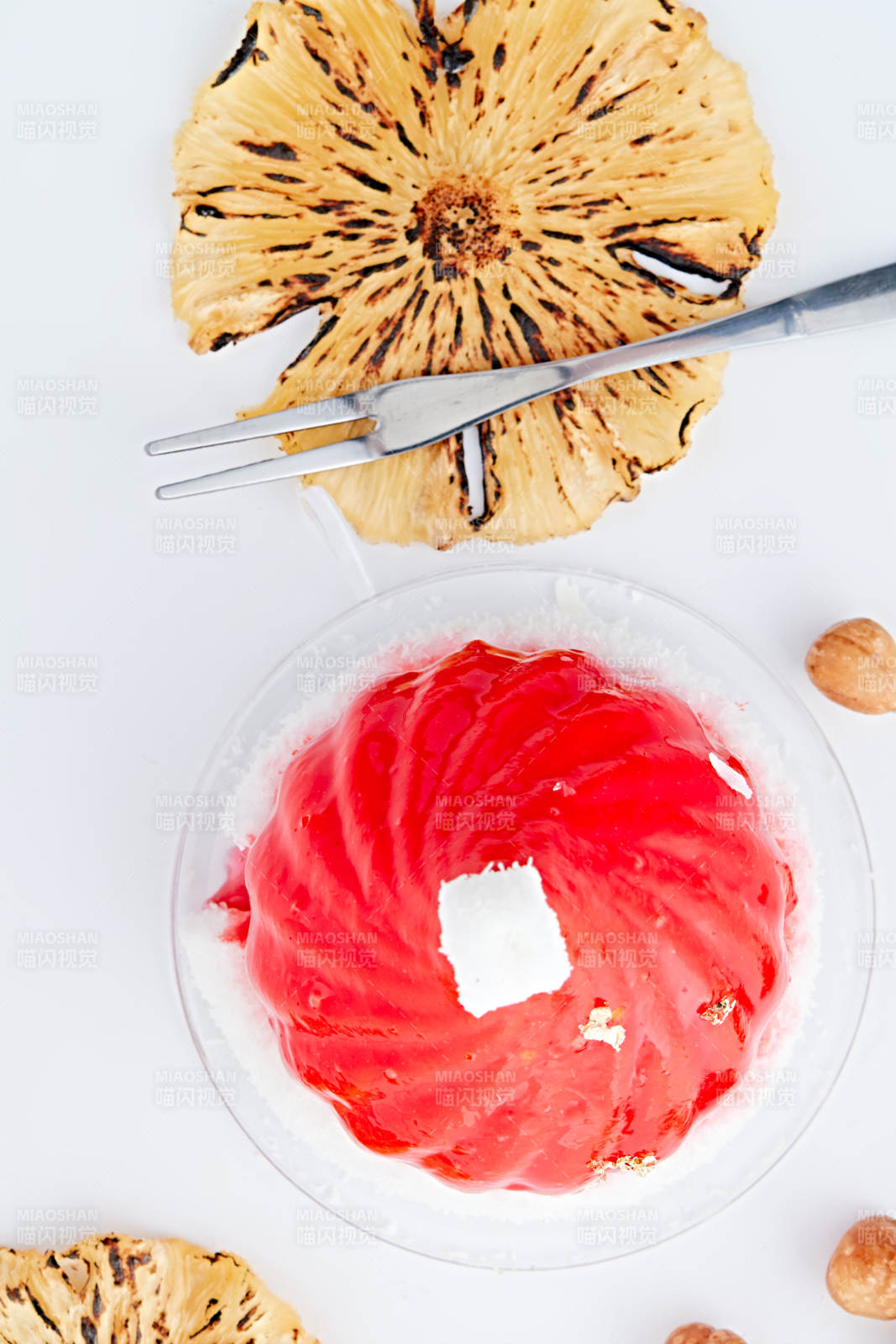 制作精美的法式小甜品蛋糕图片