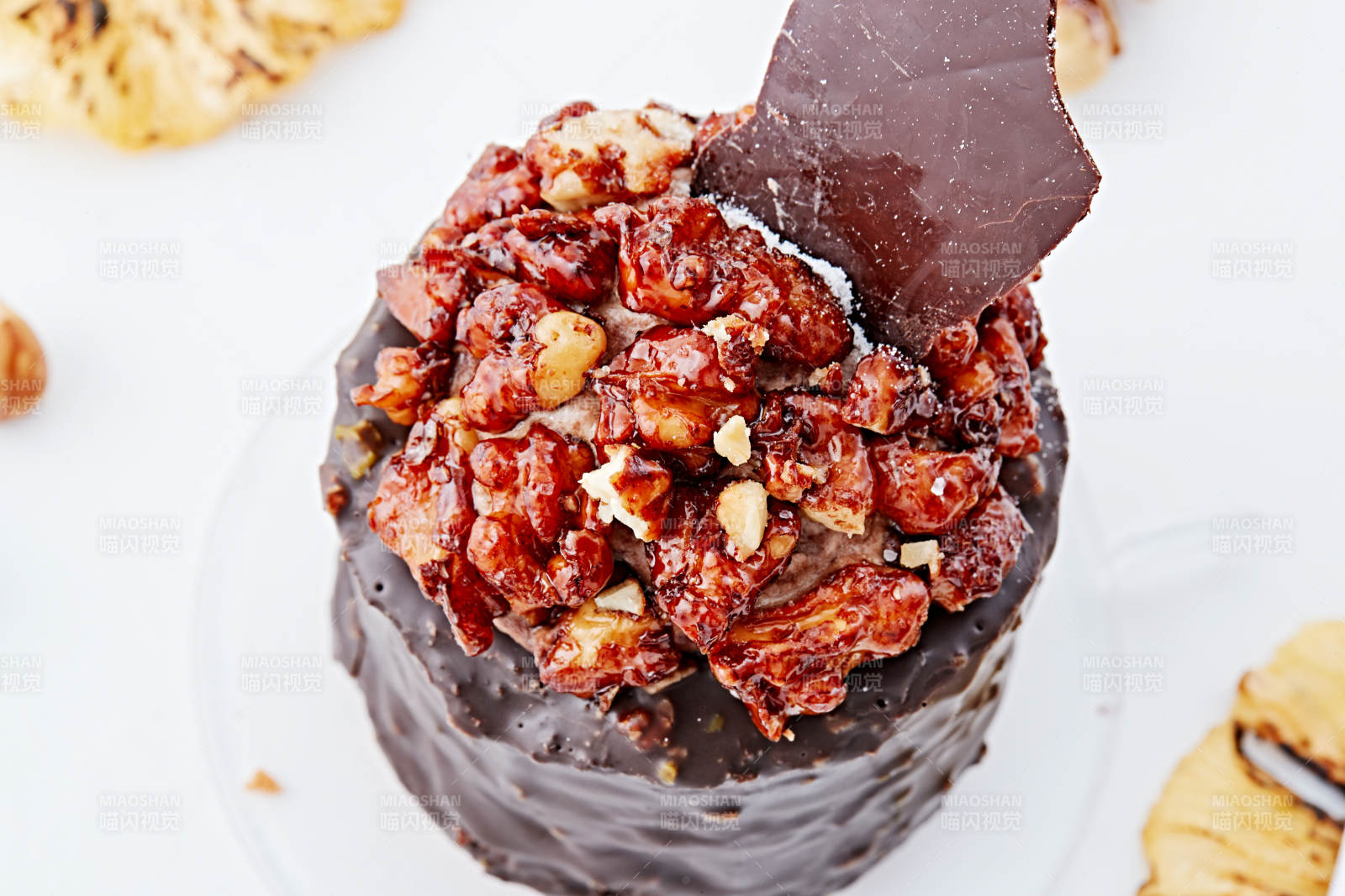 制作精美的法式小甜品蛋糕图片