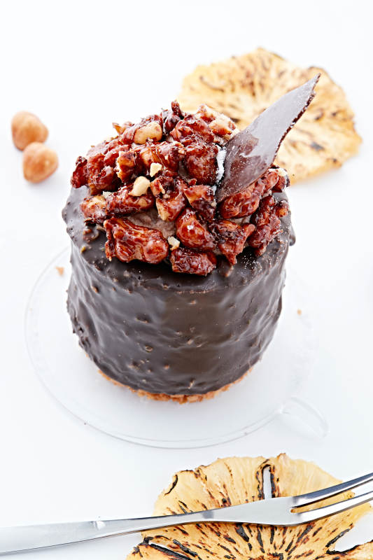 制作精美的法式小甜品蛋糕图片