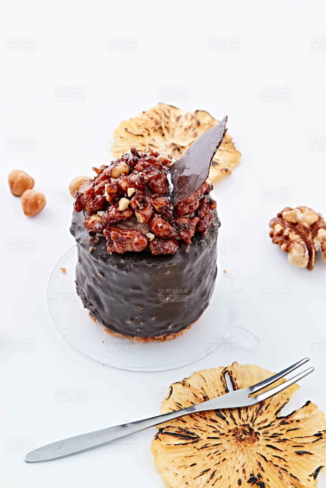 制作精美的法式小甜品蛋糕图片