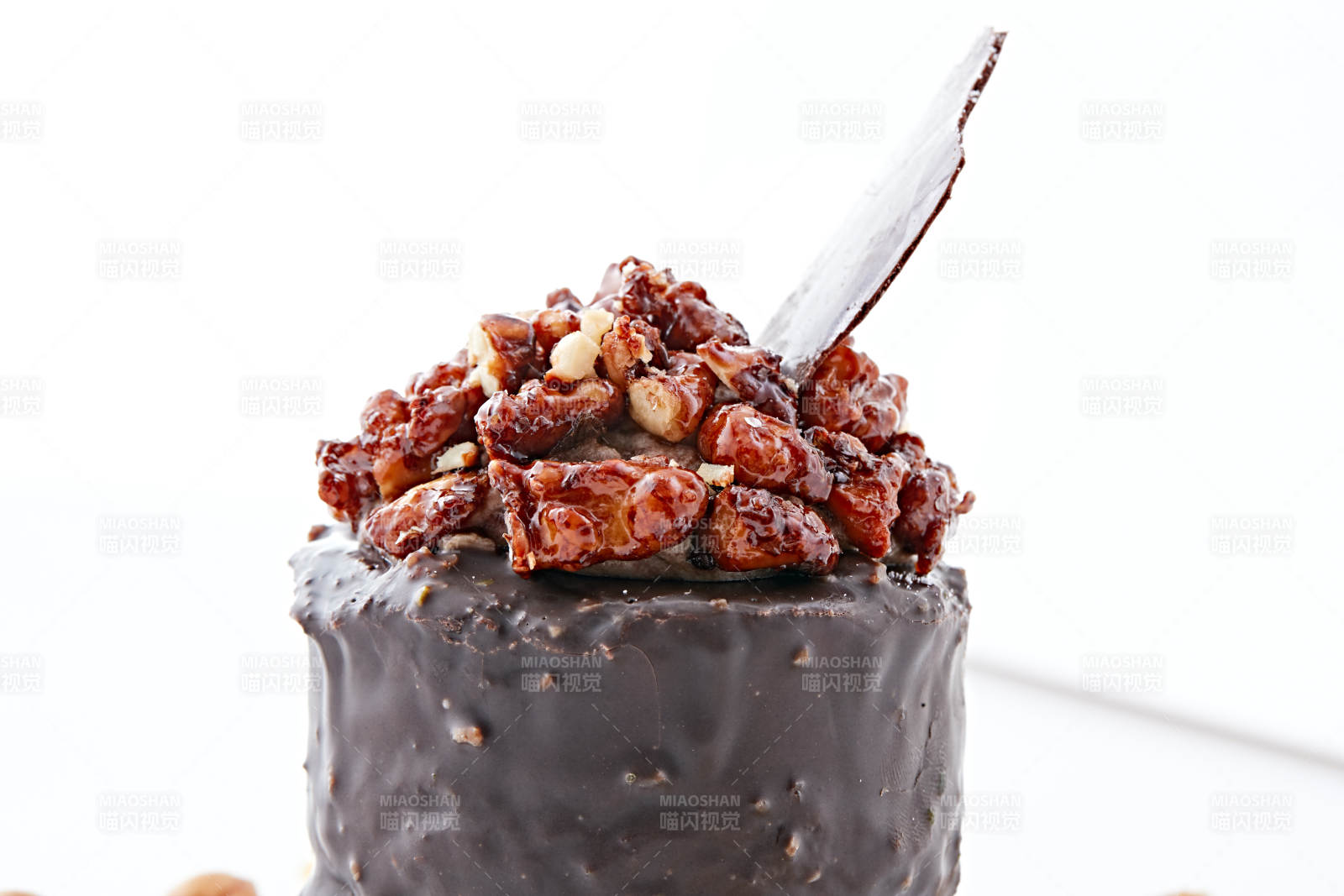 制作精美的法式小甜品蛋糕图片