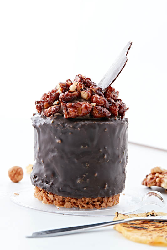 制作精美的法式小甜品蛋糕图片