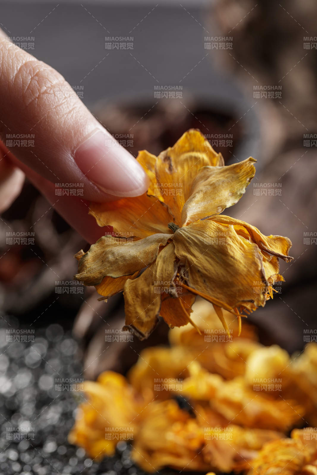 香气芬芳的沽源特产金莲花茶图片