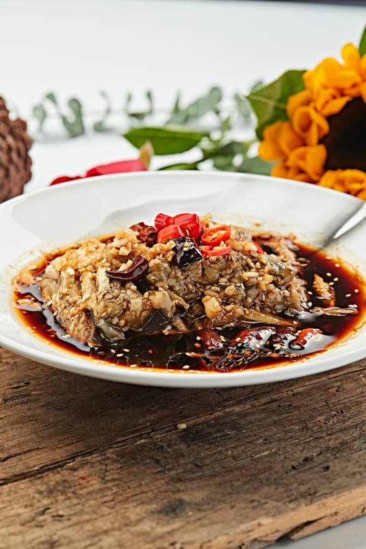 浇汁香辣蒜泥蒸茄子图片