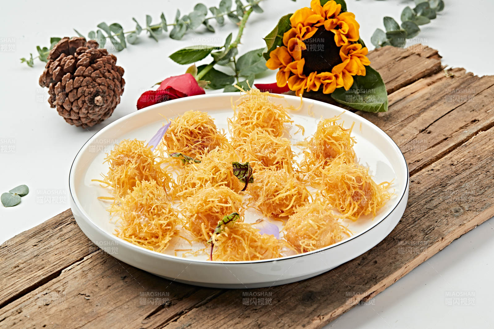 香炸金丝大虾球图片