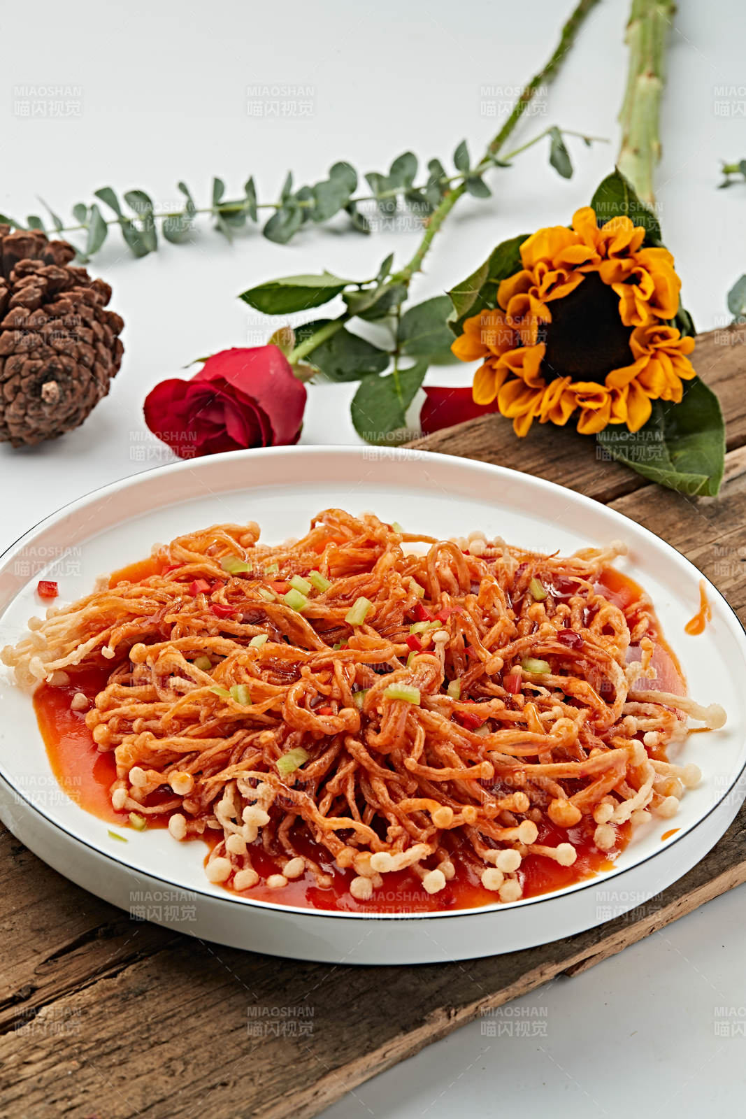 糖醋浇汁油炸狮鬃金针菇图片