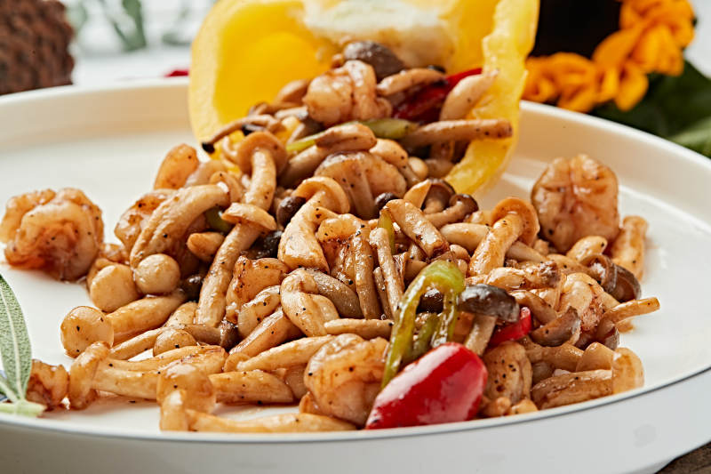 融合菜鲜虾肉小炒海鲜白玉菇图片