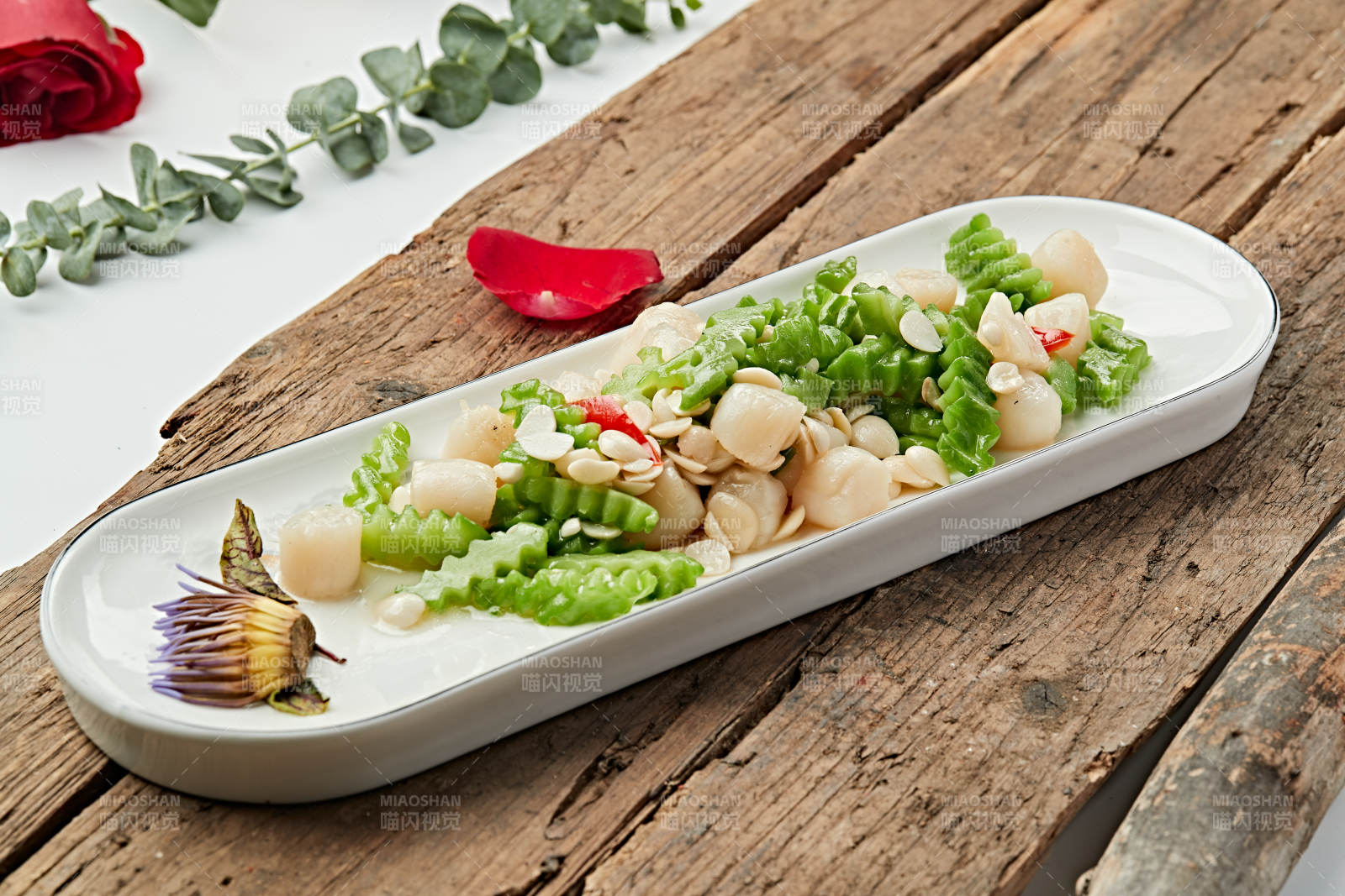 苦瓜杏仁炒贝丁图片