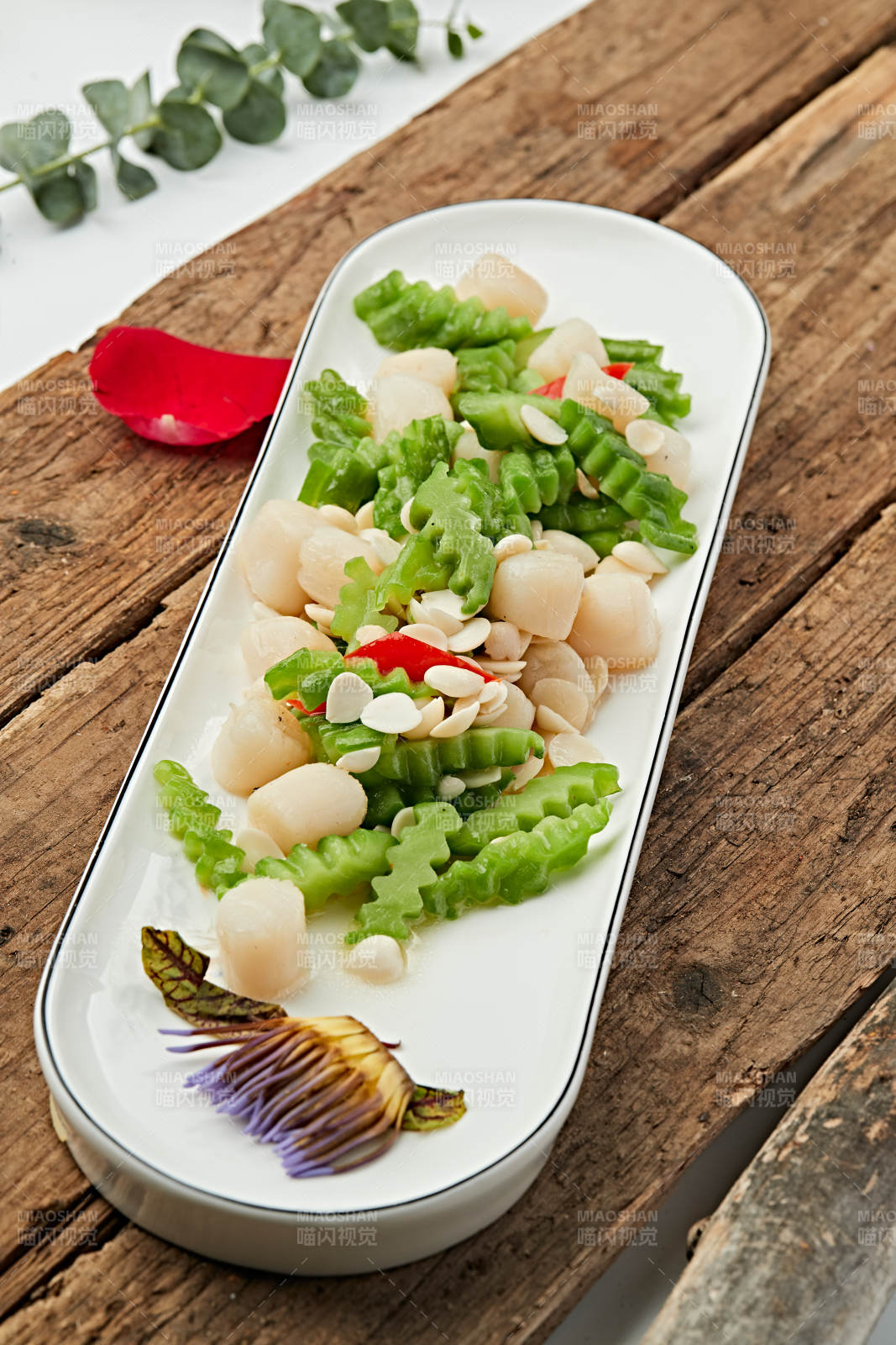 苦瓜杏仁炒贝丁图片