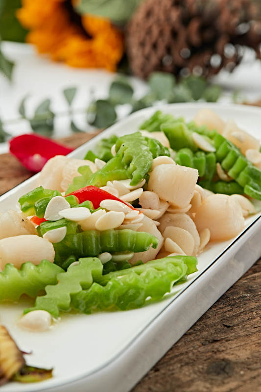 苦瓜杏仁炒贝丁图片