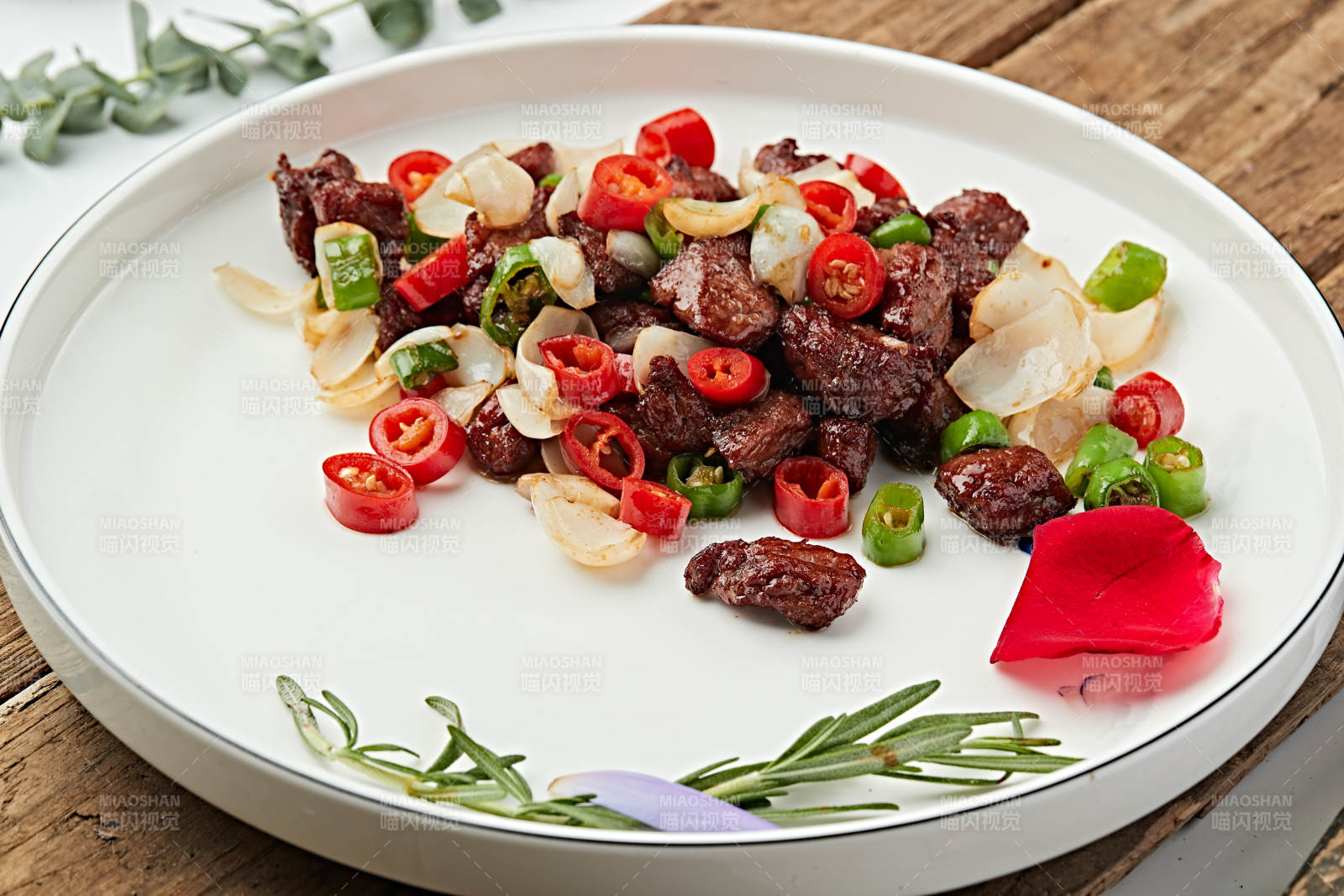 融合菜辣味百合小炒黑胡椒牛仔粒图片