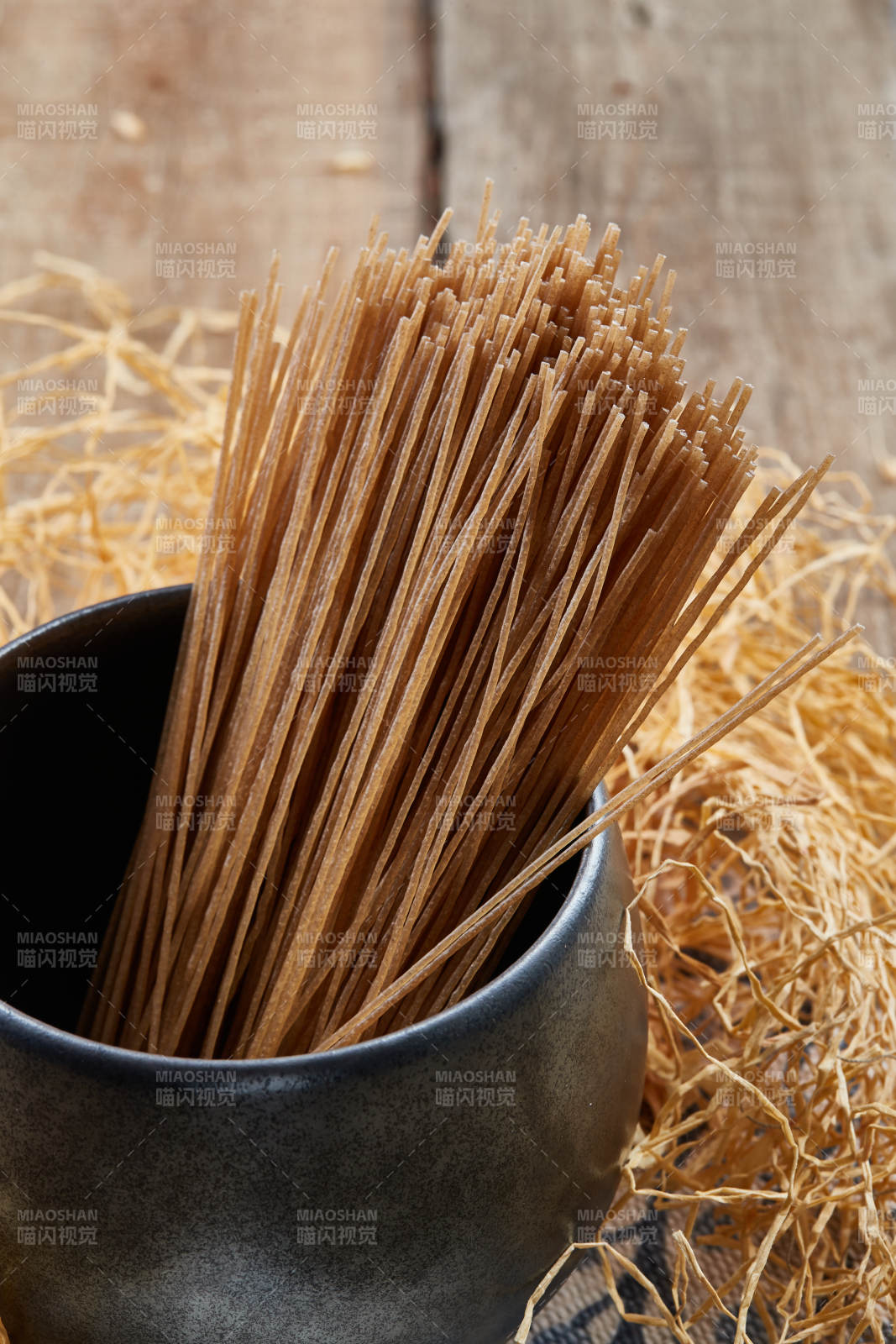 美味干制速食荞麦挂面图片