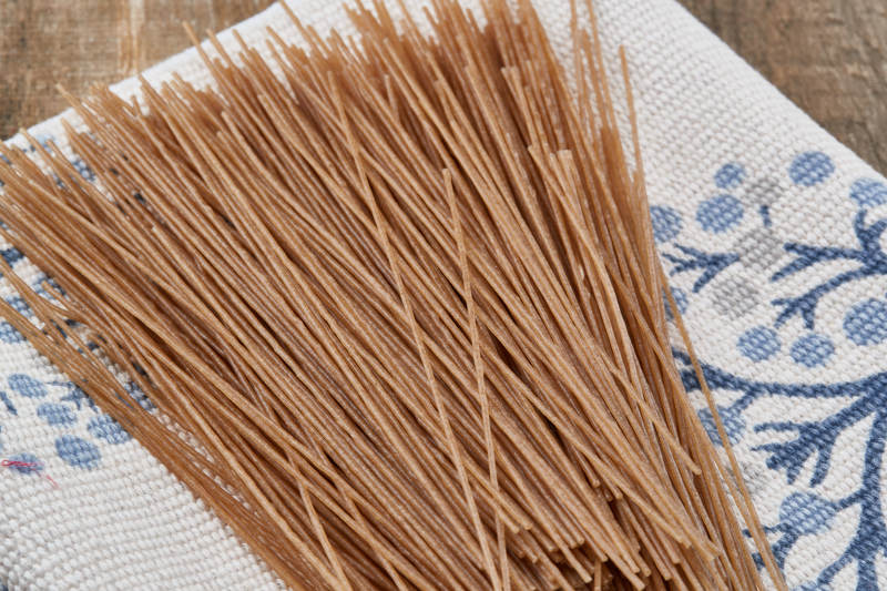 美味干制速食荞麦挂面图片