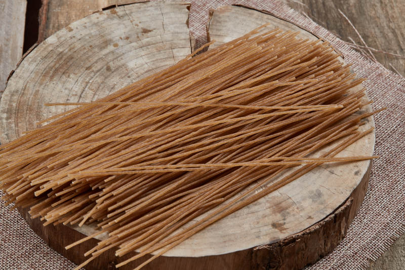 美味干制速食荞麦挂面图片