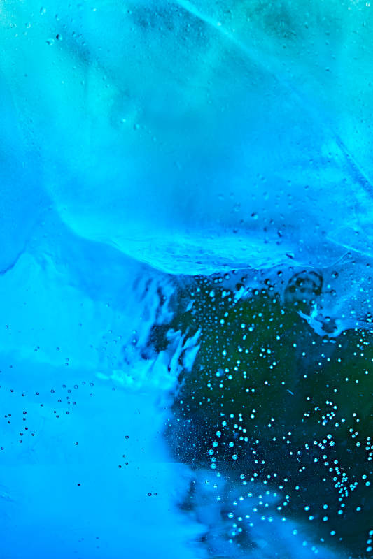 酒杯中的调制鸡尾酒局部特写抽象表达图片