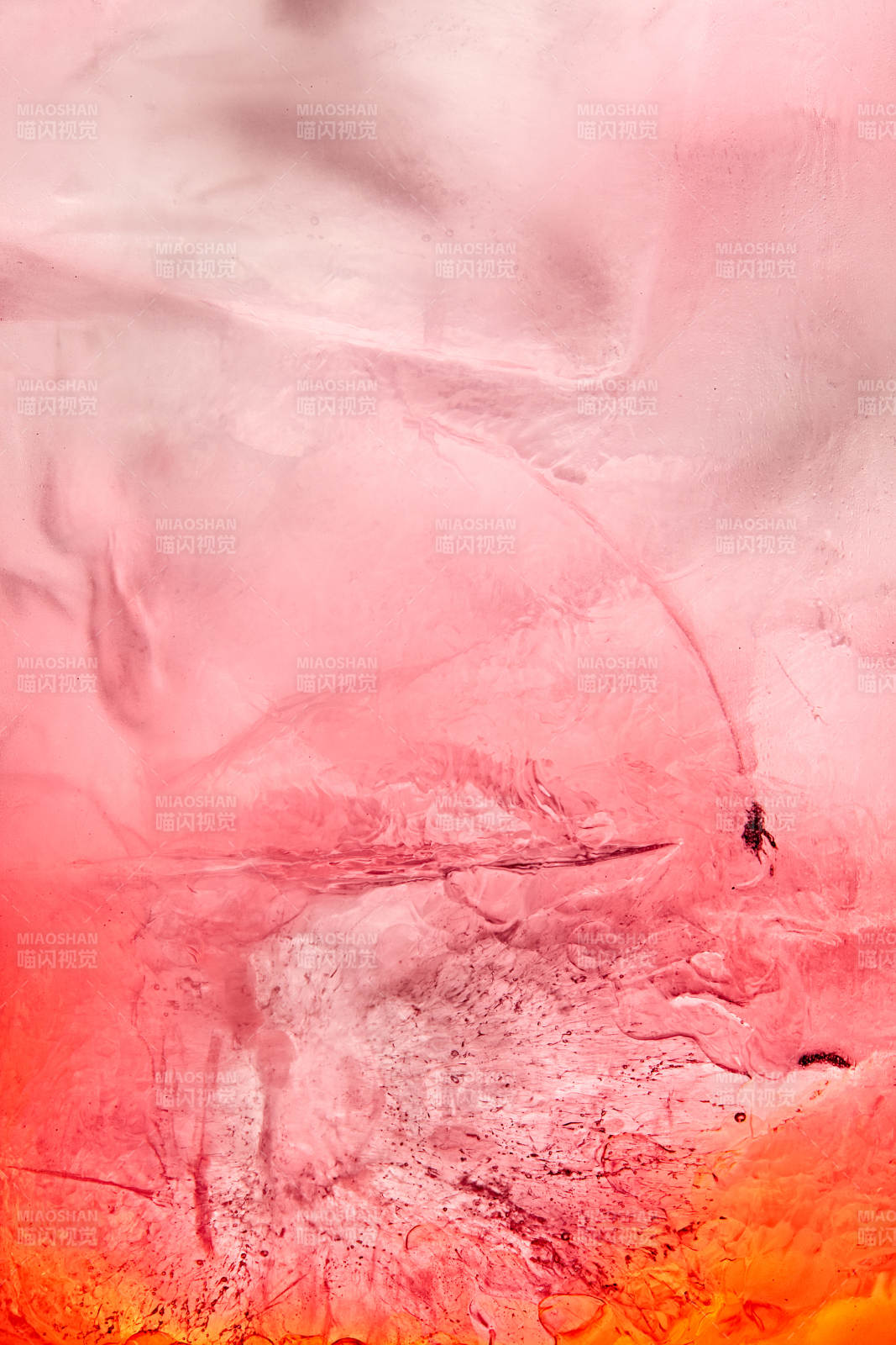 酒杯中的调制鸡尾酒局部特写抽象表达图片