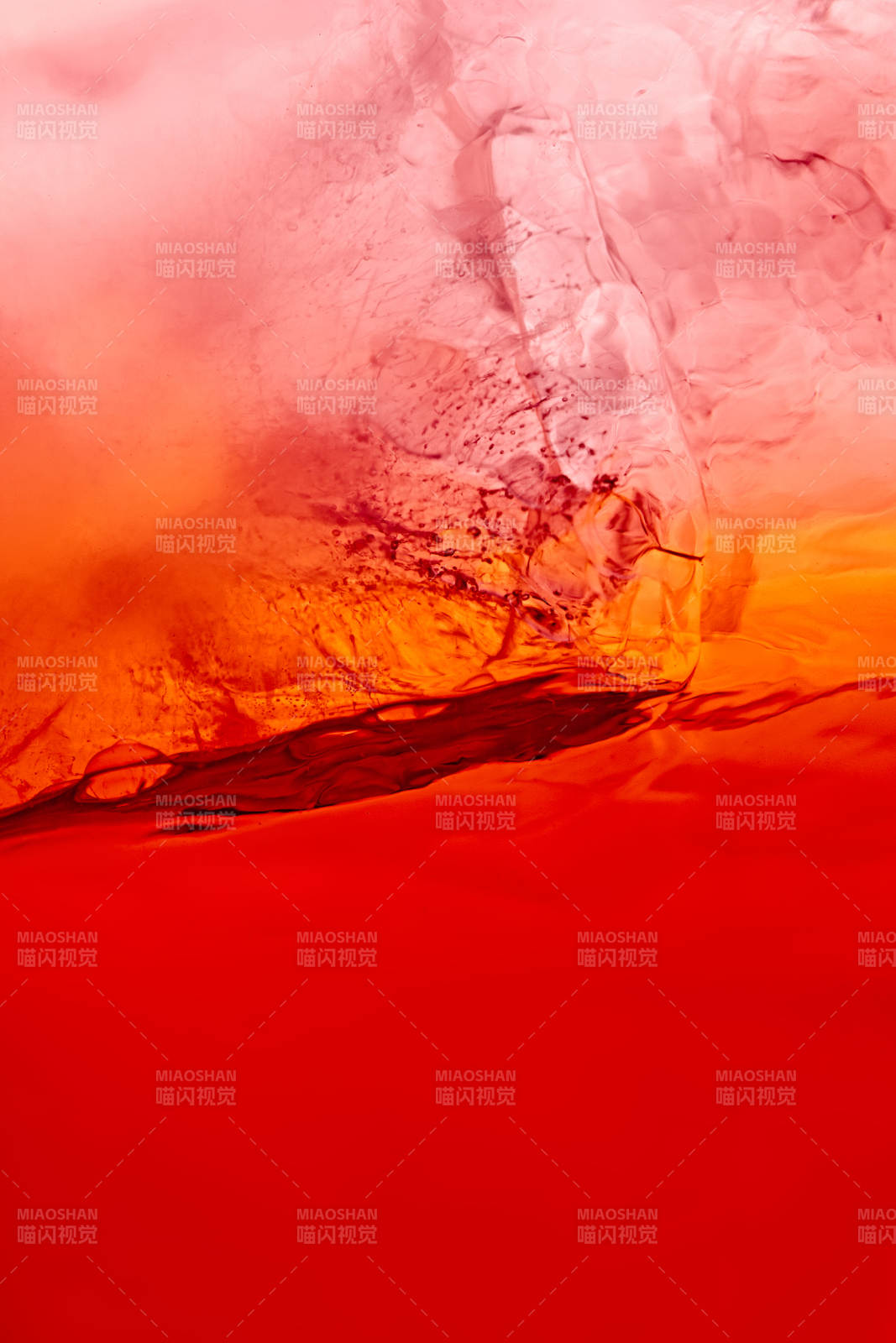 酒杯中的调制鸡尾酒局部特写抽象表达图片