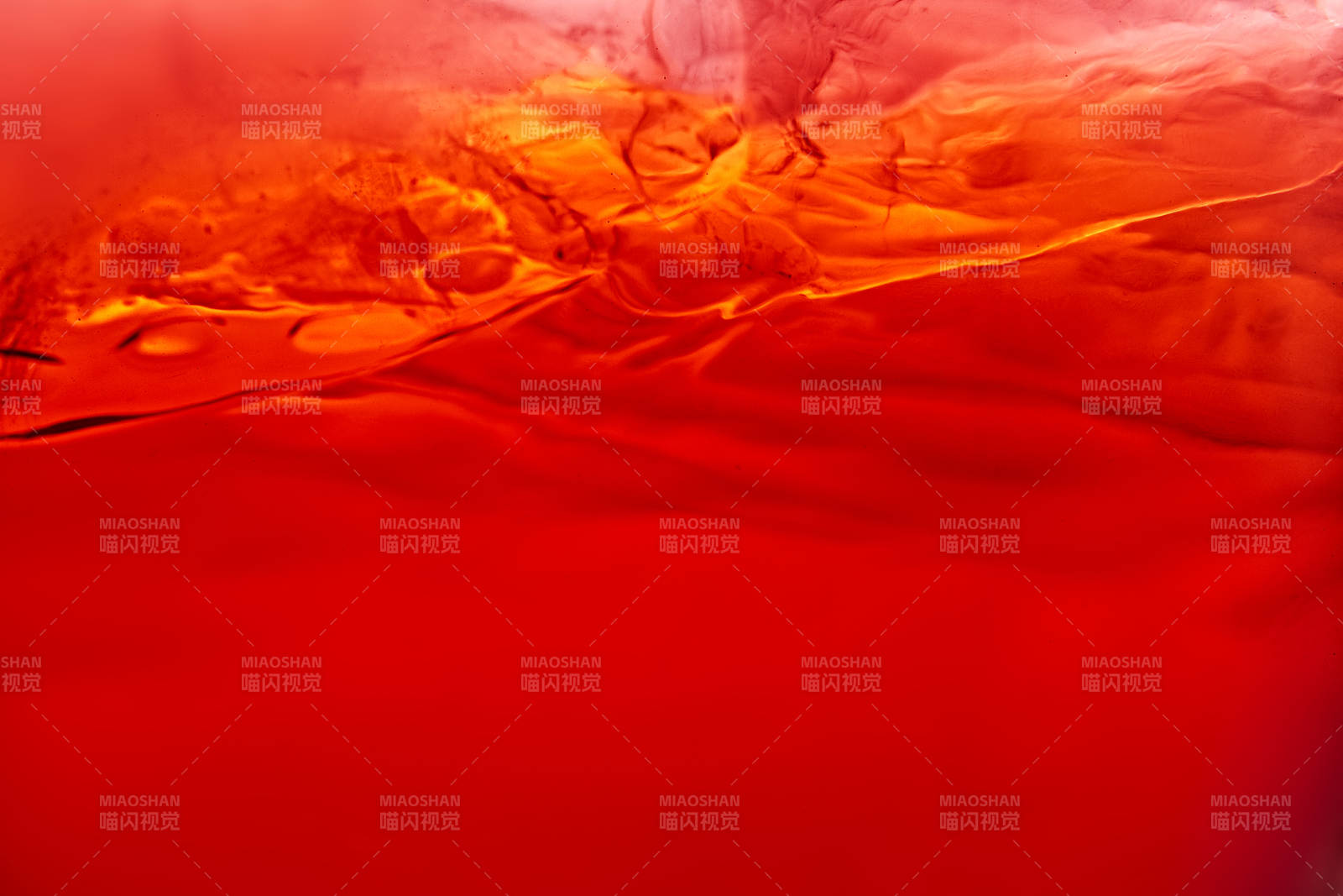 酒杯中的调制鸡尾酒局部特写抽象表达图片