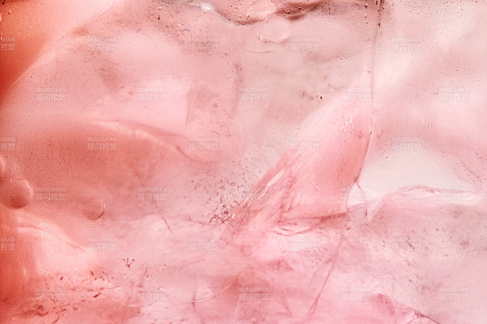 酒杯中的调制鸡尾酒局部特写抽象表达图片