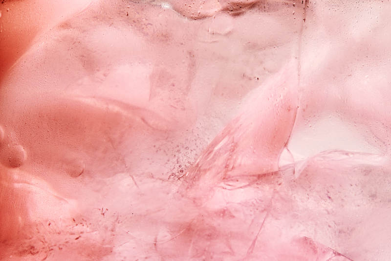 酒杯中的调制鸡尾酒局部特写抽象表达图片