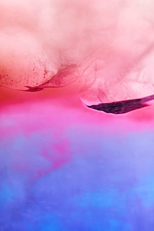 酒杯中的调制鸡尾酒局部特写抽象表达图片