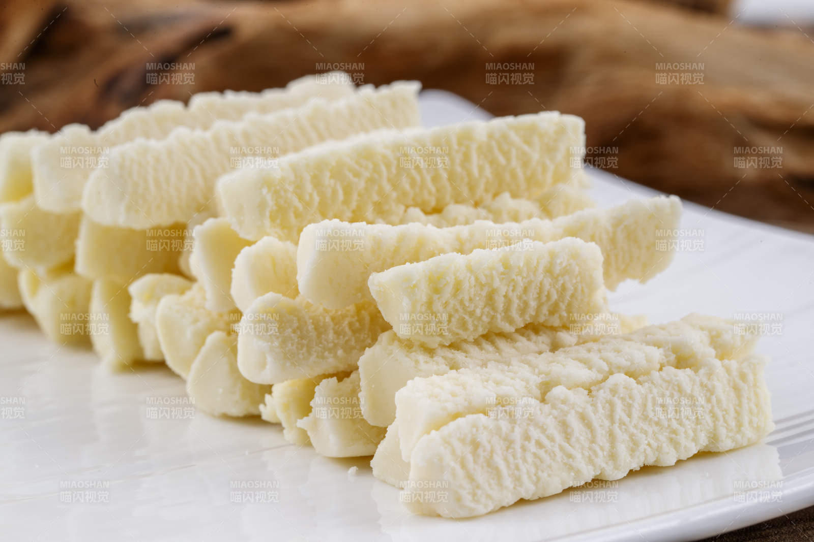 浓香甜美滋味浓郁的蒙族牛奶制品特写图片