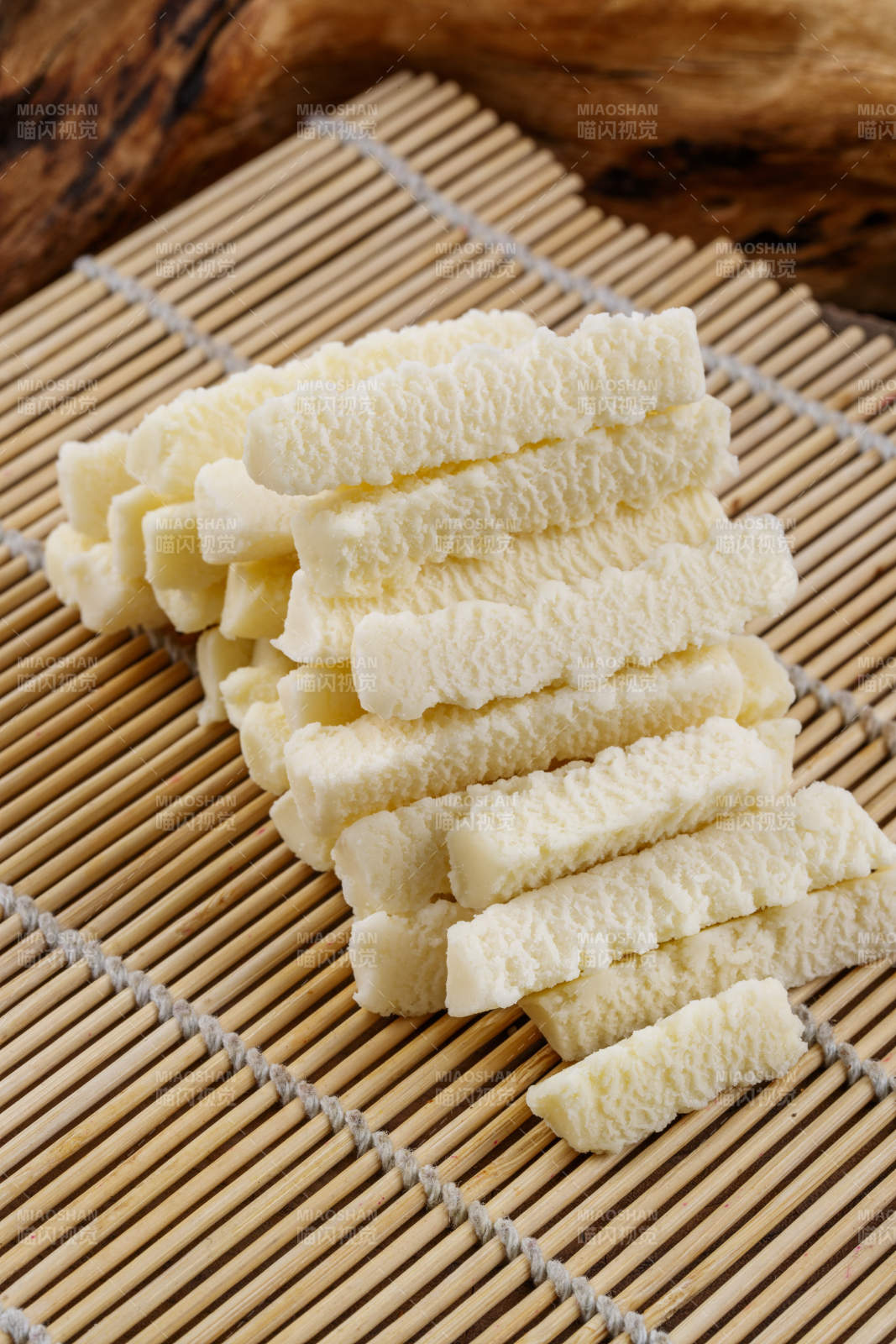 浓香甜美滋味浓郁的蒙族牛奶制品特写图片