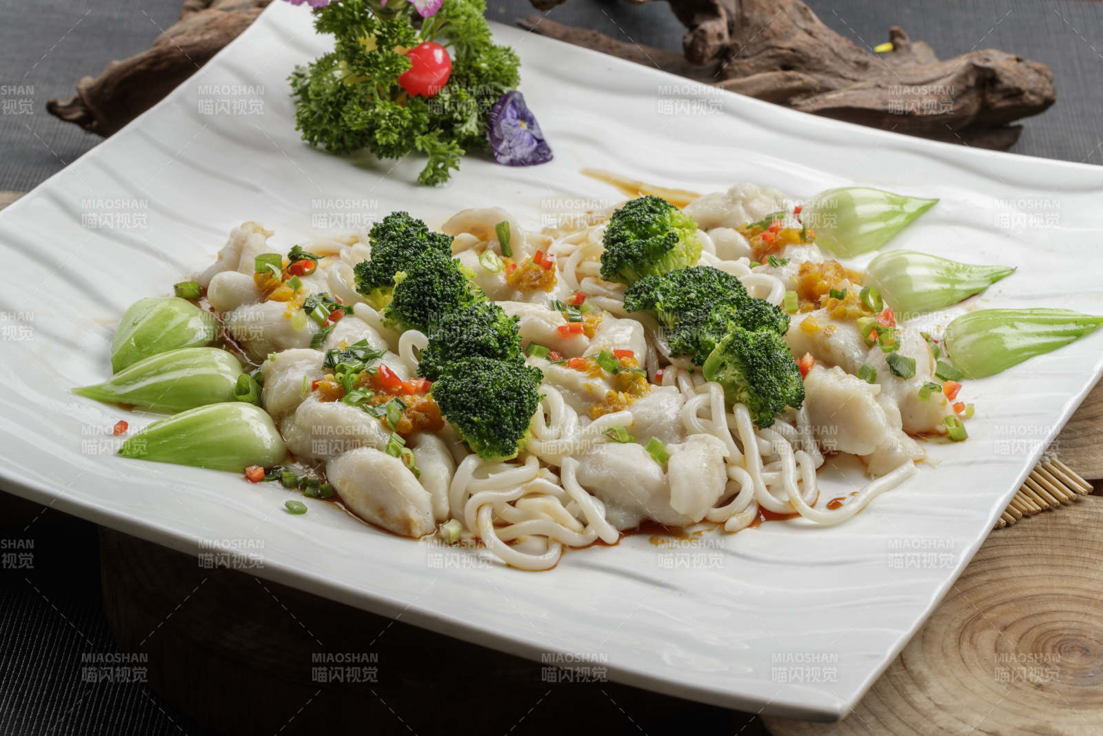 蒜香剁椒蒸蚝肉金针菇图片