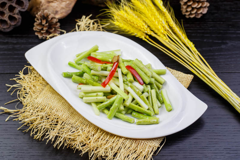 彩椒炝炒鲜芦笋图片