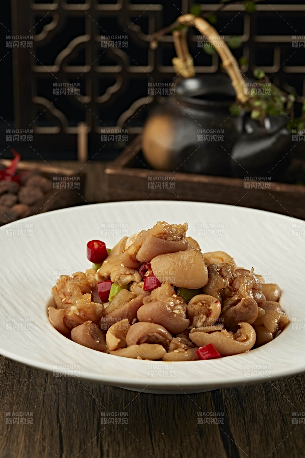 米椒辣炒猪脚皮肘子皮图片