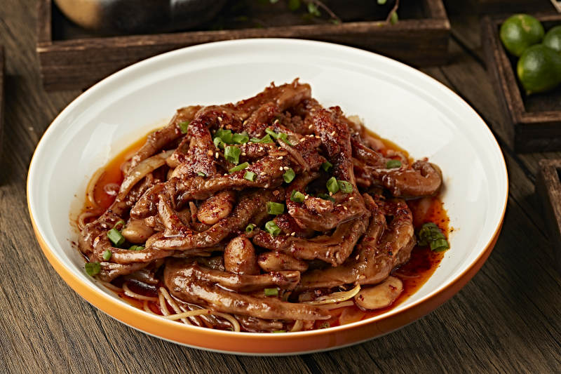 香辣芸豆炖鸭掌图片