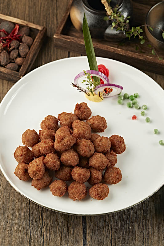 干炸鸡脆骨肉丸图片