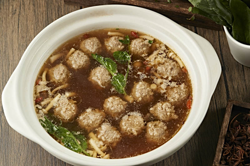 砂锅骨汤炖丸子图片