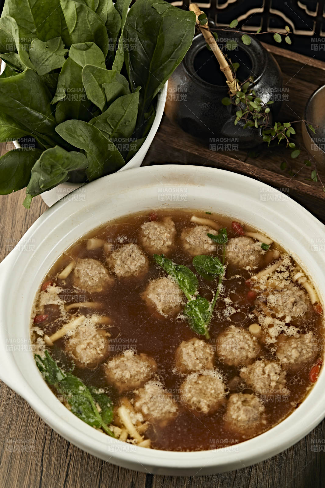 砂锅骨汤炖丸子图片