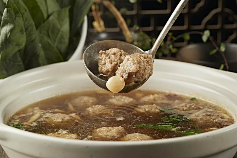 砂锅骨汤炖丸子图片