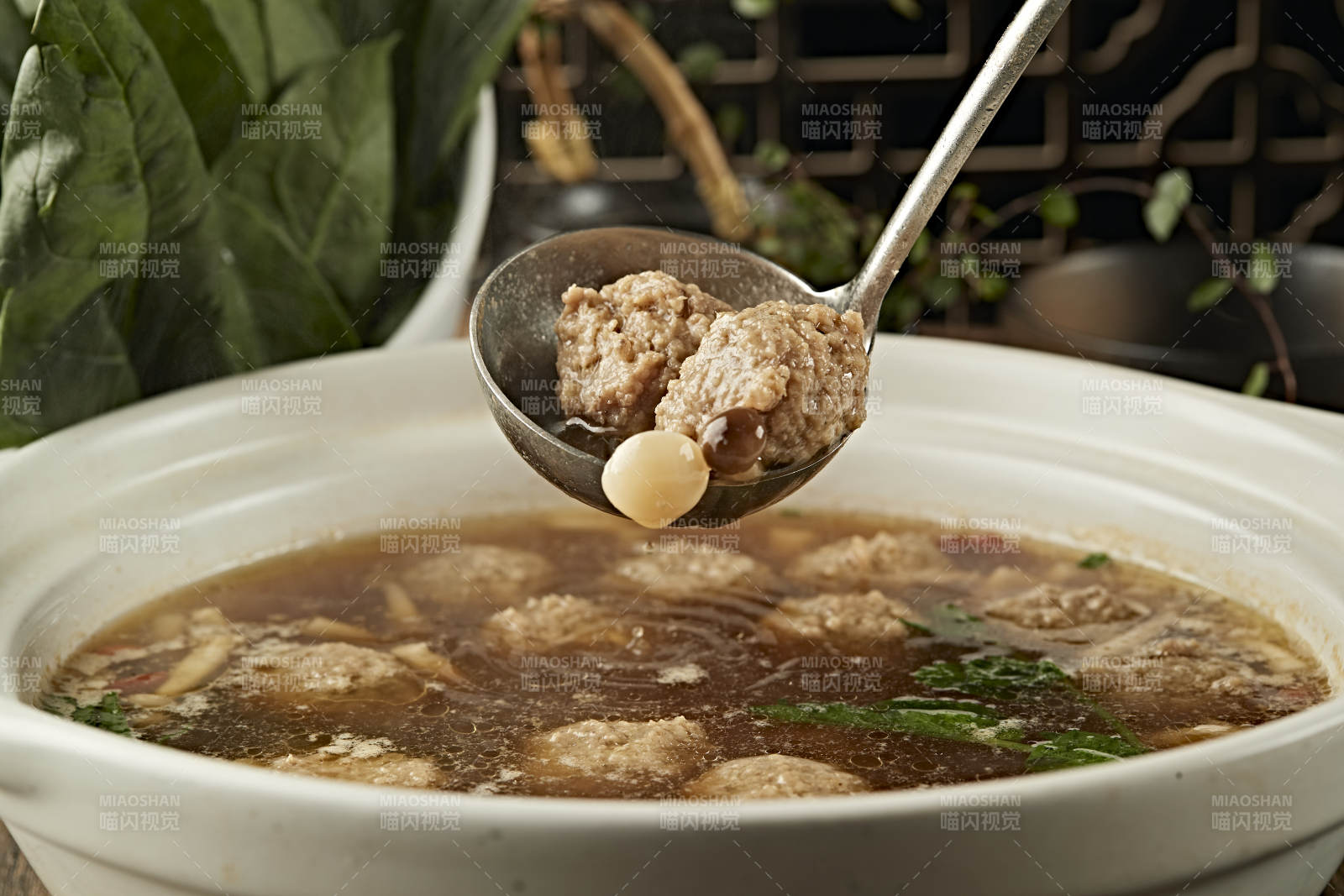 砂锅骨汤炖丸子图片